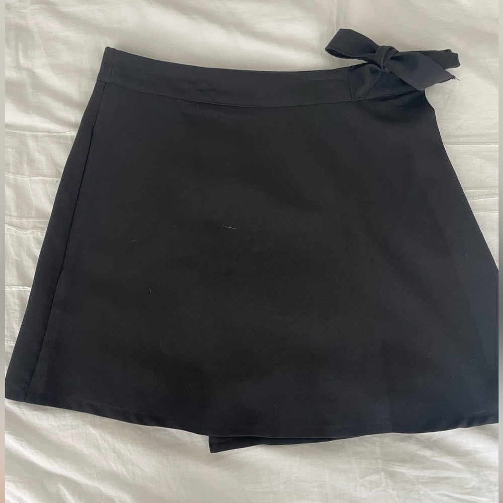 Black mini skirt